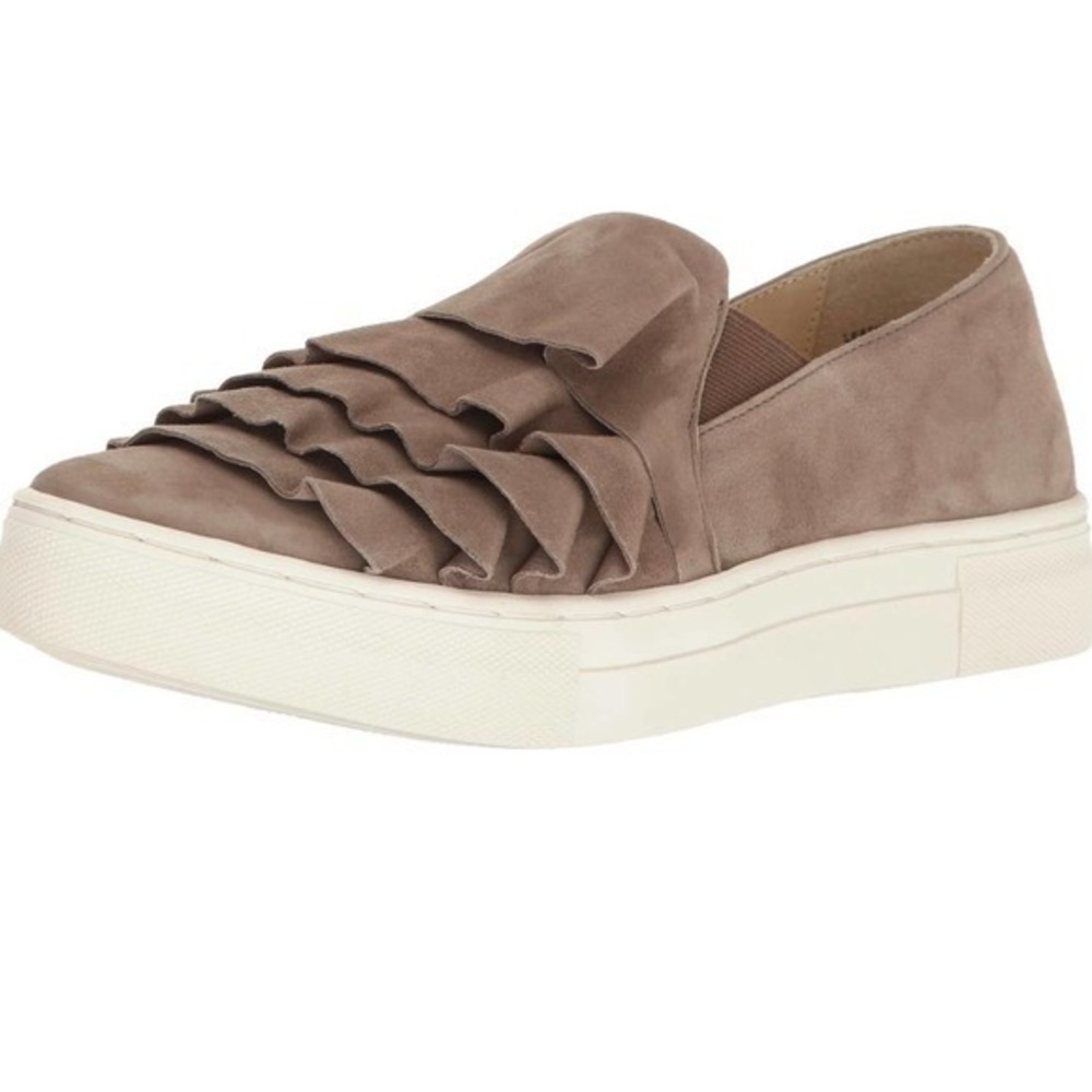 Seychelles Quake Beige Suede leather Ruffle Toe Slip On Sneakers Shoes size 7
